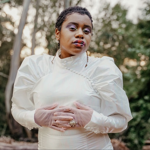 SOLD Chanel Crystal and Pearl costume ring - Picture 3 of 6